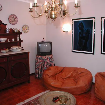 Villa Vivenda Arlindo Lourinha (Lisbon)